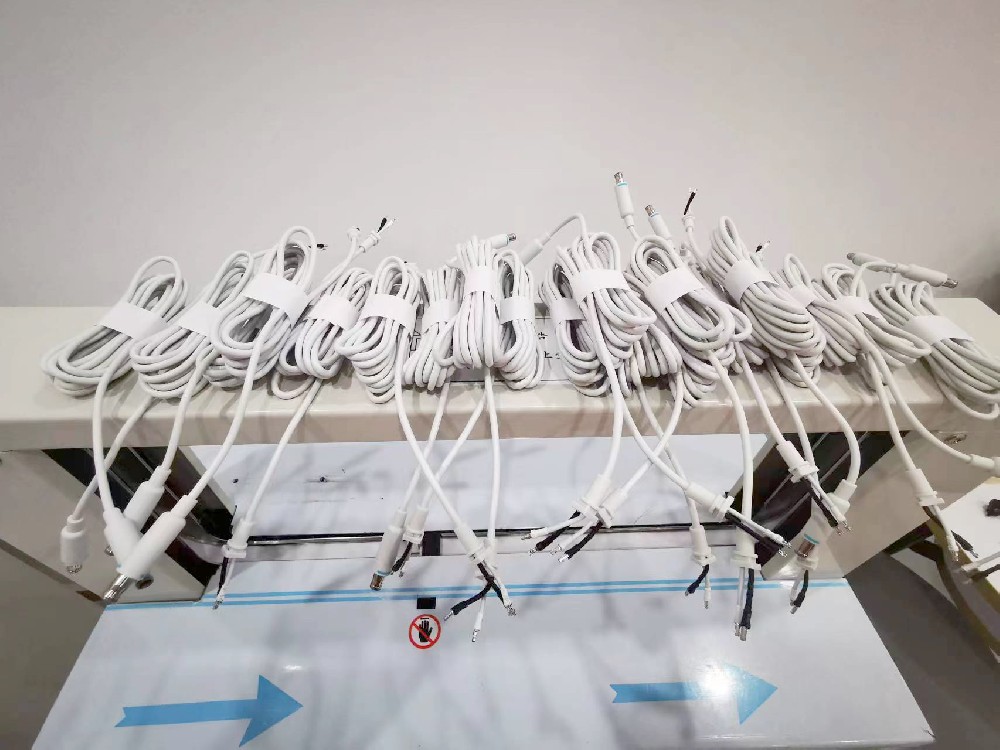 束帶機捆扎打包：數(shù)據(jù)線 音頻線 電源線